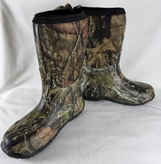 Bogs Classic High Boots Youth Size 4 Camo Waterproof Rain Snow 61672-973