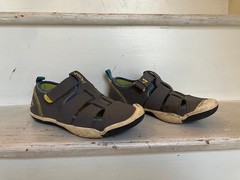 Plae Sam Sandals Water Shoes Breathable Sneakers Youth Kids Boys Girls size 2