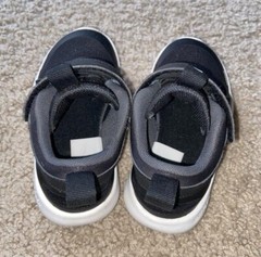 Nike Flex Contact 4 ‚Black‘ Kids Size 10.5c perfect conditions