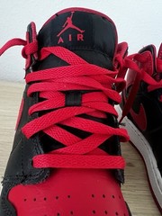 Nike Air Jordan 1 Mid GS Black Red “Bred” Sneakers Youth 5.5Y DQ8423-060