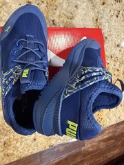PUMA Enfants Unisex Blue On Blue-Neon Green Size 3Y REALLY COOL NEW NEVER WORN!!