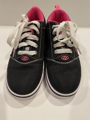 Heelys Pro 20 HE100760H Skate Shoe Youth Girls Size 5 Black & Pink
