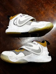 Level SS -Nike Team Hustle D11 Low Doodles FJ7689-101 13.5C