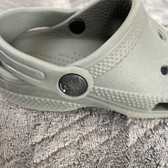 crocs iconic comfort clogs Kids Size 9 Gray Sandal Slide Slip On
