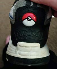 Vintage Kids Pokemon Lace Up Sneakers Size 3 Legendary Birds 2001