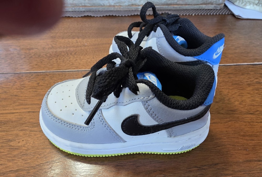 Size 5 (GS) – Nike Air Force 1 Sneakers LV8 1 Low Wolf Grey / Black Toodler New