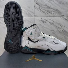 Jordan True Flight White Black Oxidized Green 343795 133 GS Size 6.5Y Women’s 8