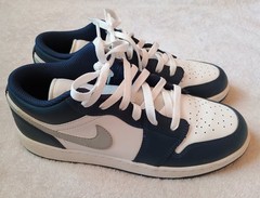 Nike Air Jordan 1 Low Top Sneakers (GS) – Midnight Navy/White/Wolf Gray – 6.5Y