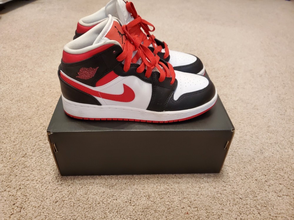 AIR JORDAN 1 MID (GS) BLACK / VERY BERRY – WHITE BIG KIDS 554725 016 SIZE 4Y