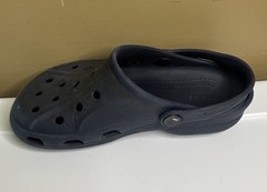 Crocs Classic Slip On Clogs Unisex Kids Navy Blue With Charms Size J3
