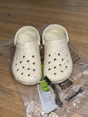 Crocs Kids‘ J6 Glow Paint Splatter Clog Summit White/Multi EU 38-39 Women’s 8