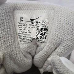 Size 5Y – Nike CD7782-100 Court Borough 2 Mid Triple White