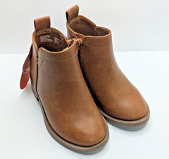 Children’s boots, classic boots, non-marking sole, reliable boots.