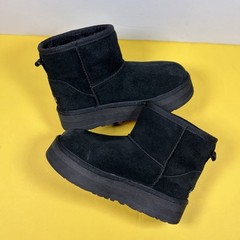 UGG Classic Mini Platform Black SUEDE Sz 2 KIDS LINED BOOTS 1143700K