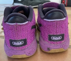 Nike LeBron 20 SE Young Heirs Magenta/Gold Logo Size 1 Youth FD0208-500