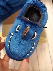 KIDS TOTE SHARK SLIPPERS NEW