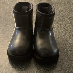 UGG child US 11 Black Pull-On Ankle Rain Boots Rubber Round Toe Logo