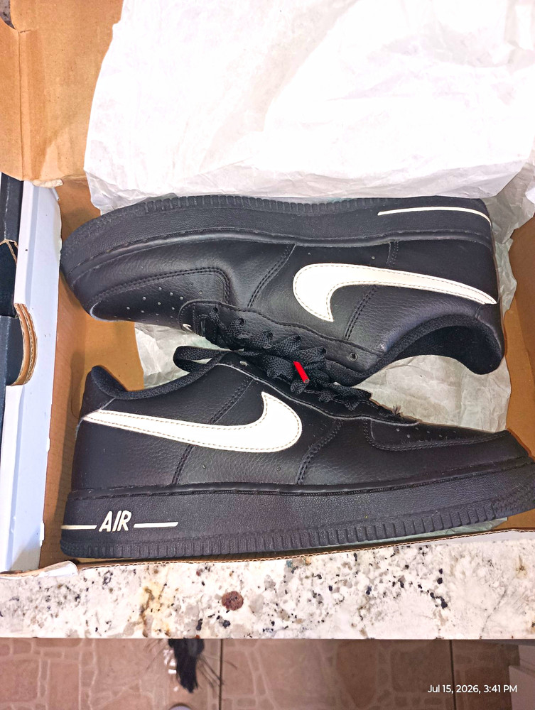 Nike Air Force 1 GS Black/White Low Top Leather Sneakers US 5.5 HV6359-001