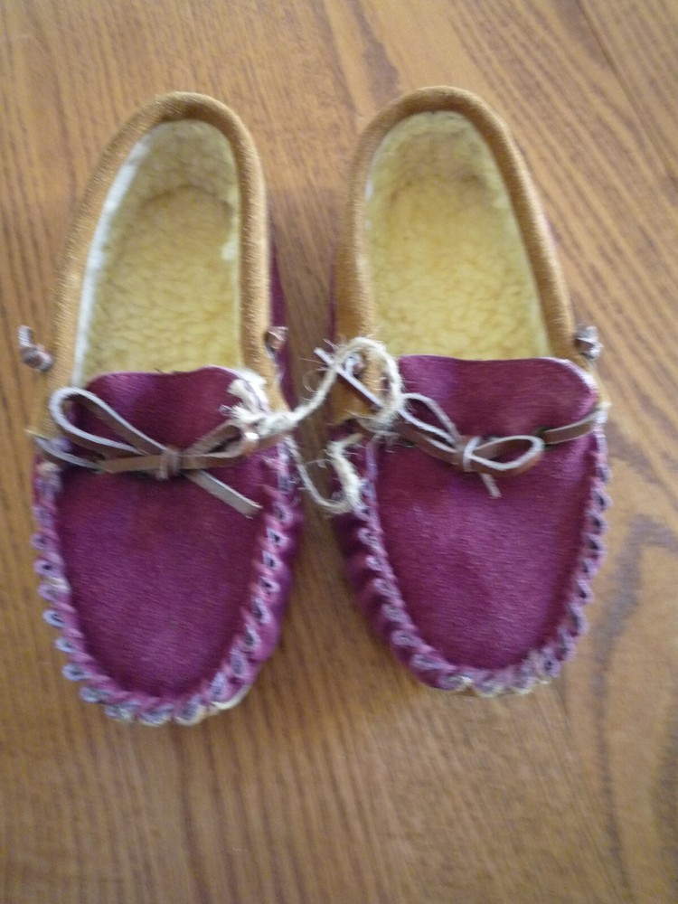 Maroon Colored Leather Suede & Fleece Lined Moccasin Slippers Youth Size 2