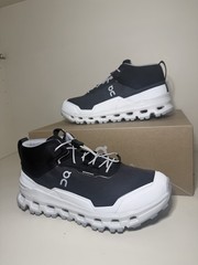 On Cloud Cloudhero Mid Waterproof Youth Size 4 Woman’s Size 5.5