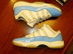 2017 AIR JORDAN 11 RETRO LOW BG „CAROLINA“ 528896-106 US YOUTH SZ 4Y NICE!!