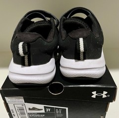 Under Armor- Pull on running Shoe, Youth 3, Black white