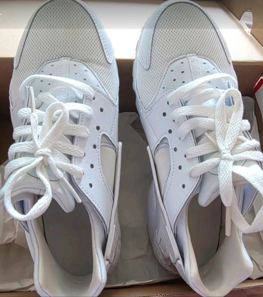 Nike Huarache Run (GS) White Low Top Sneakers 6.5Y EU 39 654275-110