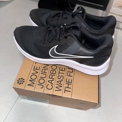 Nike Star Runner 3 Low Black Dark Smoke Grey – Size 6Y (Boys)