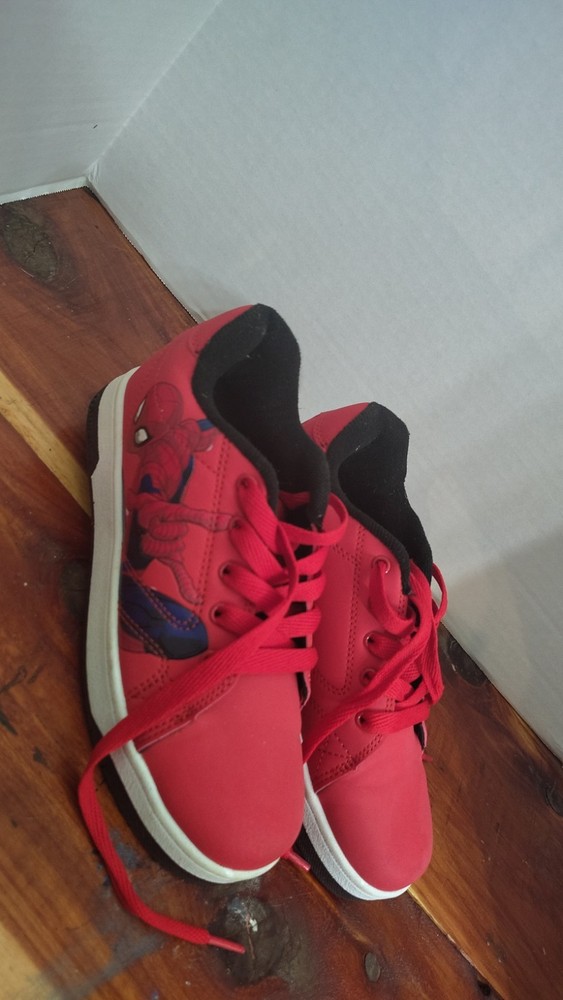 HEELYS Spiderman!!! Size 4 Kids Barely Worn! Great Condition