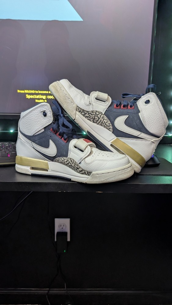 Nike Jordan Legacy 312 6.5Y White Navy Elephant Print Youth Shoes-Good Condition