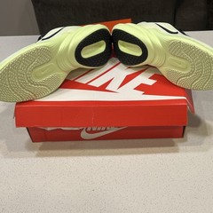 Nike Uplift SC (GS) Black Barely Volt Youth Athletic Running Shoes 6Y