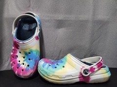 Crocs Classic Lined Unisex Kids Rainbow Blue Pink Swirl Slip On Clog Size J3