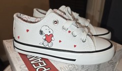 Peanuts® Snoopy White Canvas/Hearts Lace-Up Sneakers Toddler Size 8 NIB