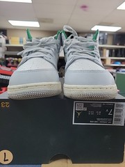 Jordan 1 Mid Summit White/Pine Green Size 7y