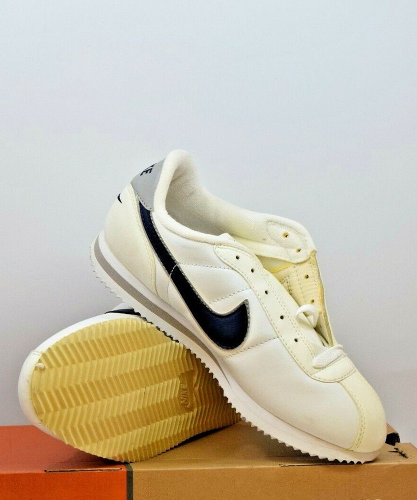 NIKE CLASSIC CORTEZ BASIC (GS) SNEAKERS WHITE/BLUE KIDS SIZE 5.5Y (302597 141)