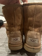 UGG Australia Kids Size 6 ,Classic Short Boots Chestnut 5251 Y Youth