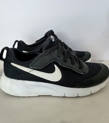 Nike Kids Tanjun EasyOn (Big Kid) Black 2Y
