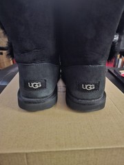 UGG K Bailey Button II Black Snow Boots Kids Size 6 Shearling Button Accent