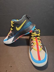 Nike Kyrie Irving Flytrap 6 SE Youth Basketball Shoes FD0215-001 Size 6.Y