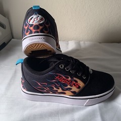 HEELYS PRO 20 FIRE GRADE SCHOOL LIFESTYLE SHOES Size 2 Youth Brand New No Wheels