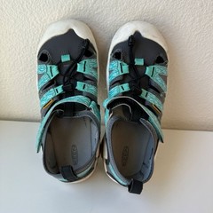 Keen Big Kid’s Knotch Creek Sandals Water Shoes Size 5