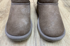 UGG Classic Short II Kids Boots Size 13 Brown Sheepskin Suede 1017703K