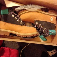 Timberland Premium 6″ Waterproof Boot Kids US 13 Wheat/Blue Nubuck TB0A2MY1231