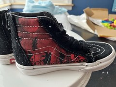 Vans X Stranger Things „Friends Don’t Lie“ Sneakers/ Kids US 13/ Black & Red