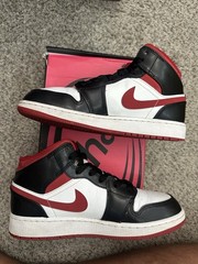 Air Jordan 1 High Black Gym Red White Bred Banned – Size 5 Youth / 6.5 Wmn