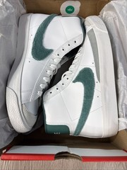Kids Nike Blazer Mid ’77 White Phantom Pumice Green FZ1158-100 Size 6.5 Y W 8