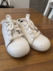 FootMates White Laceup Baby/Toddler Shoes | Size 6.5