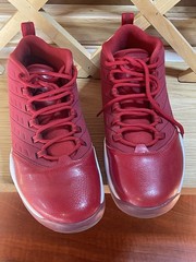 Air Jordon Max Aura -Gym Red / Unisex / W Sz 7.5 -Mens Sz 6 – Sz 6Y teenager’s