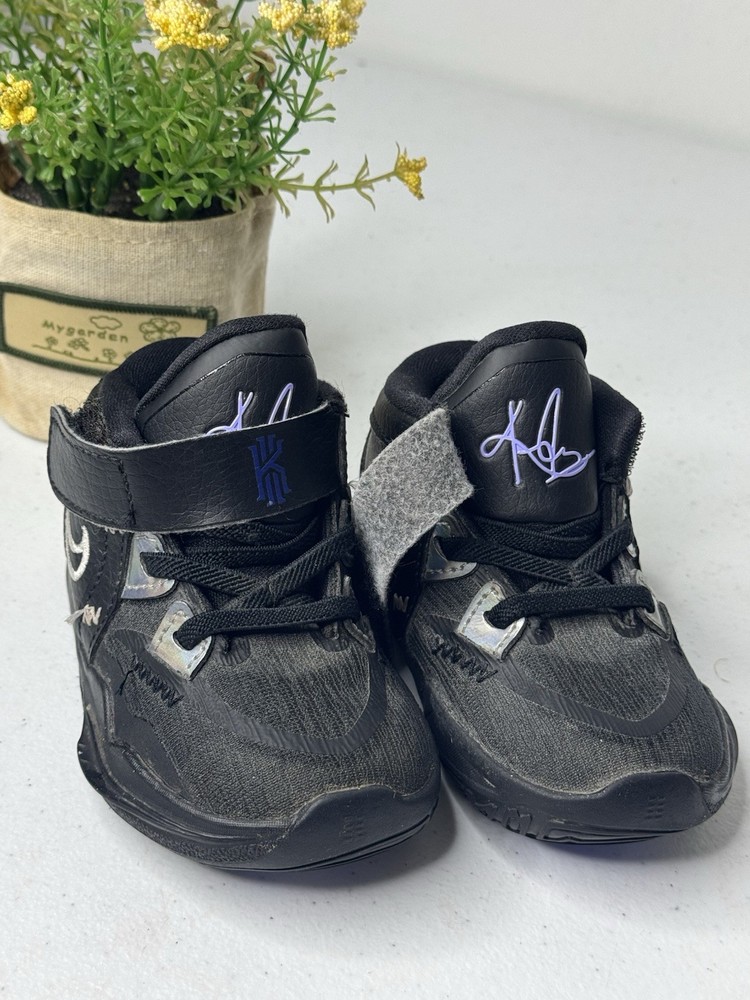 Nike Kyrie Infinity Black Metalic Silver Athletic Shoes DD0333- 005