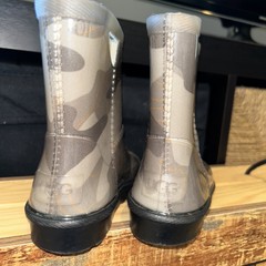 Ugg toddler rain boots size 10 grey camo worn 1 time